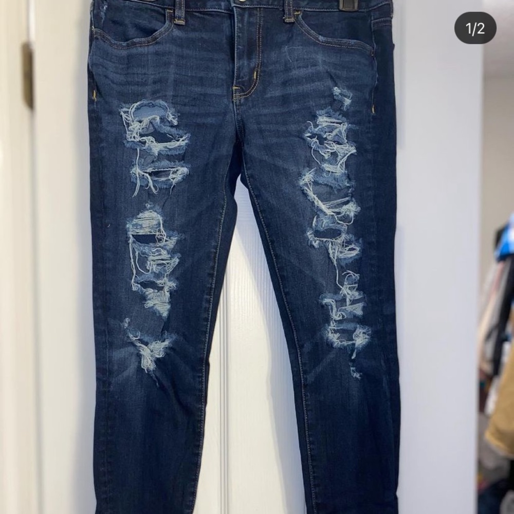 VGUC American Eagle midrise dark wash ripped jeans